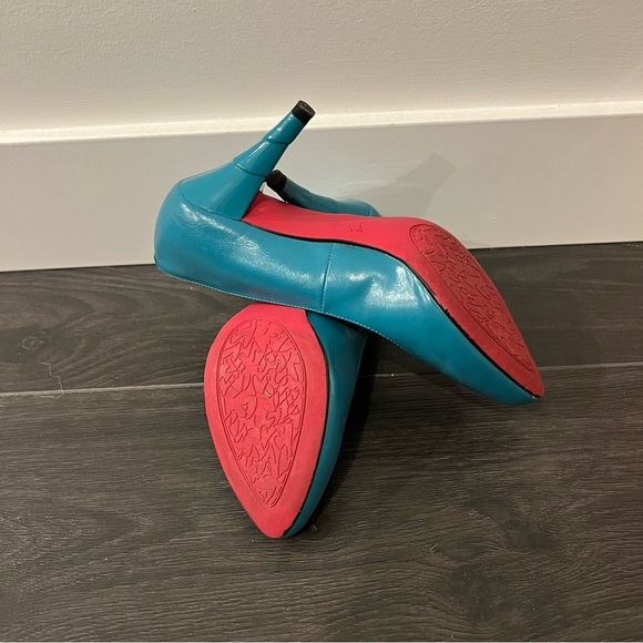 Daphne - Teal Heels - Picture 2 of 4